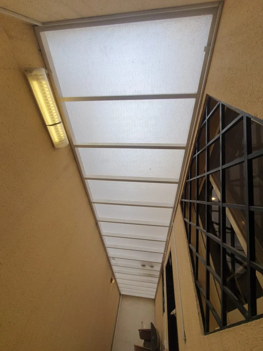 مظلات وسواتر